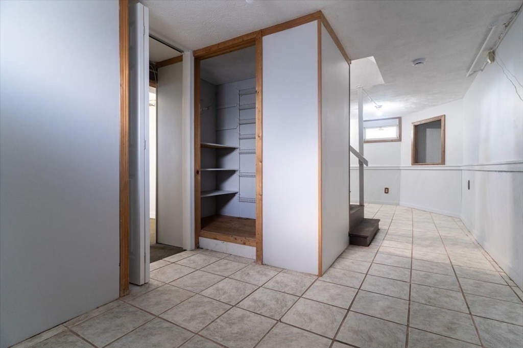 60 Averton St