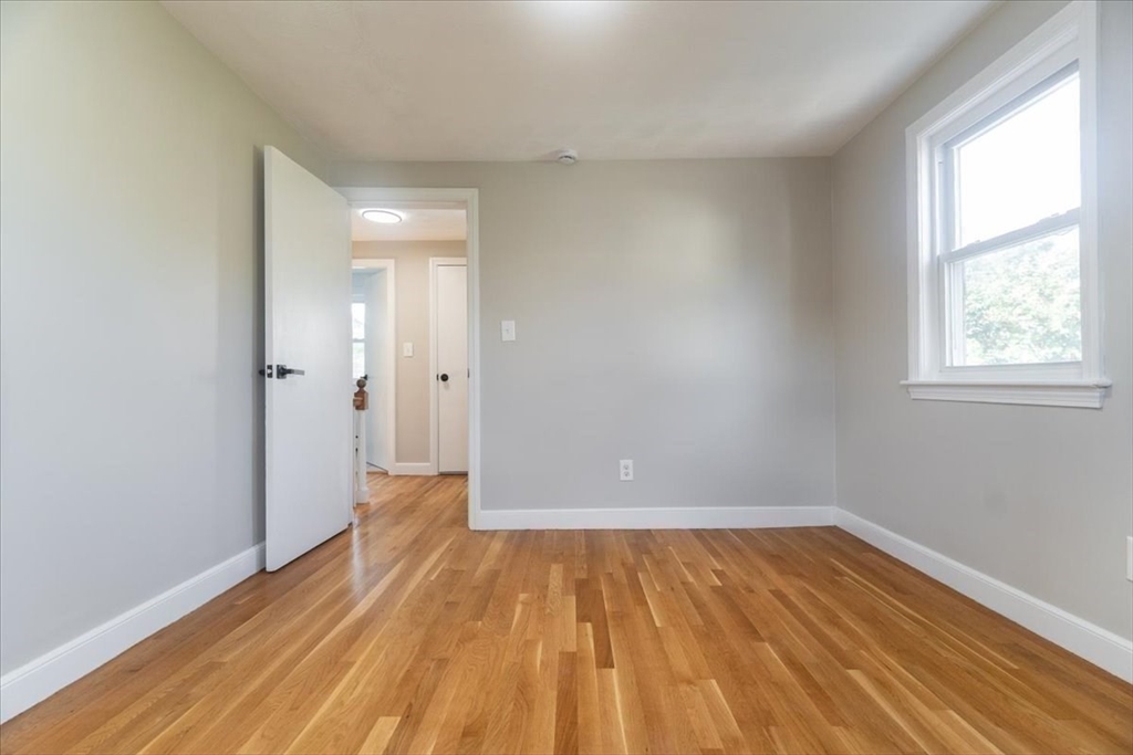 60 Averton St