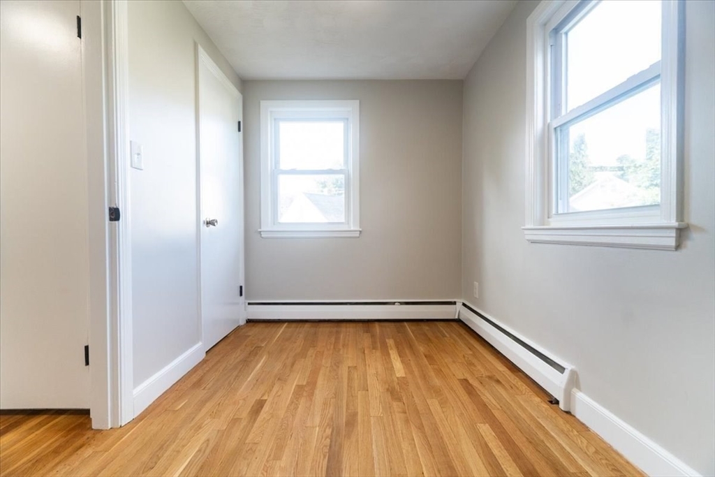 60 Averton St