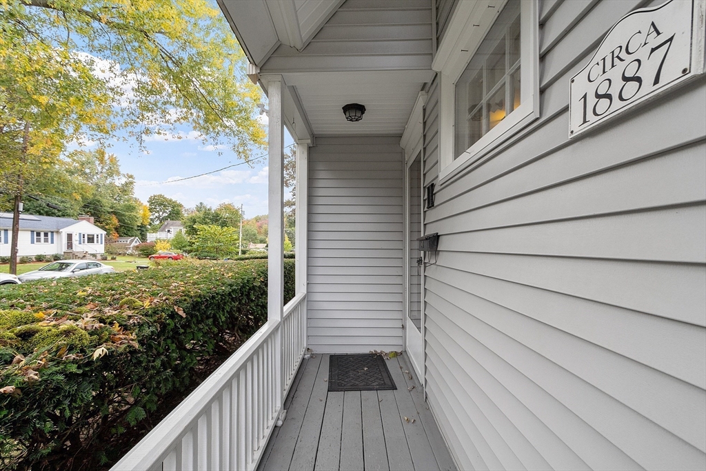 11 Lane Avenue