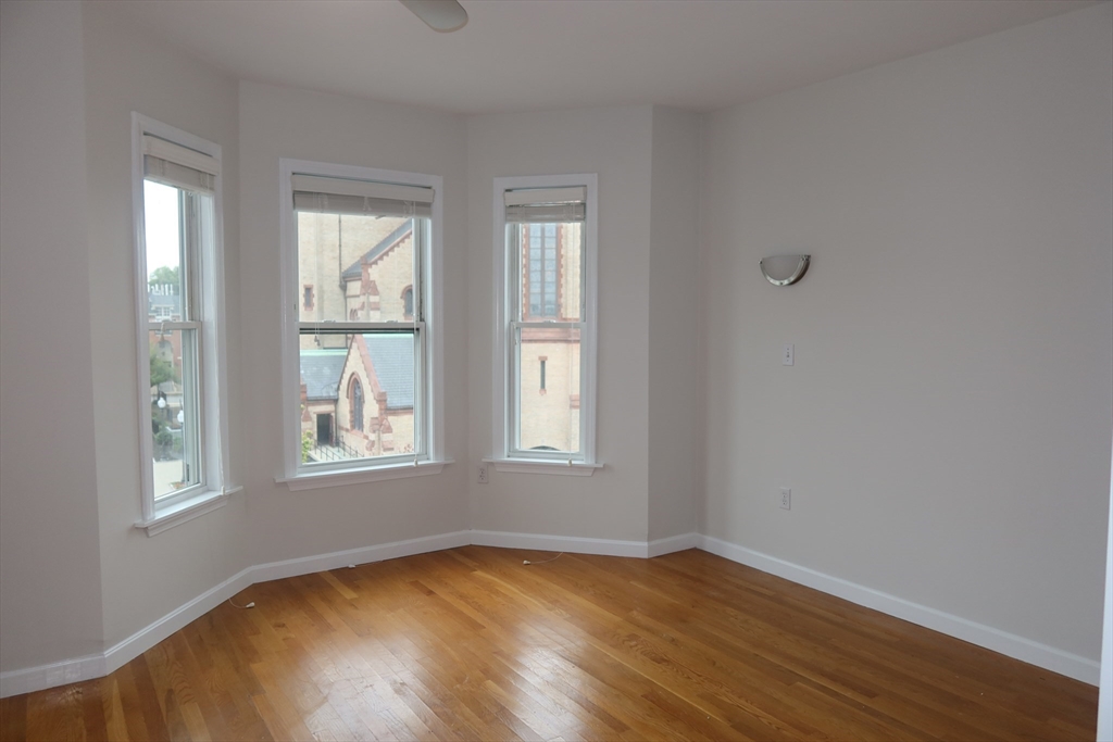 505 E 5th St # 3