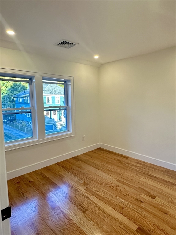 173 Safford St # 2