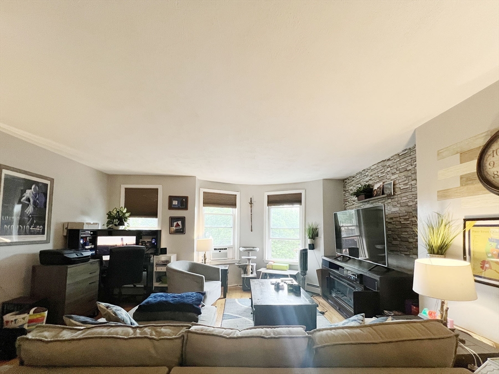 122 London Street # 3