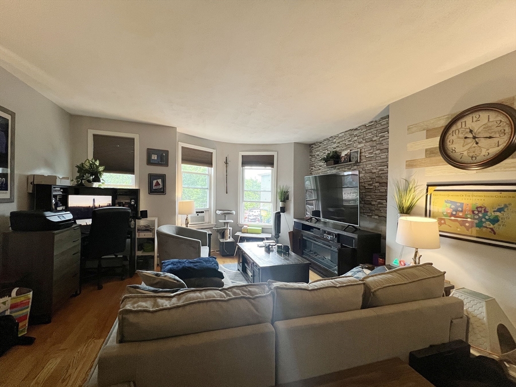 122 London Street # 3