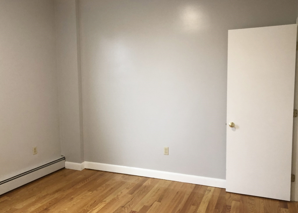 122 London Street # 3