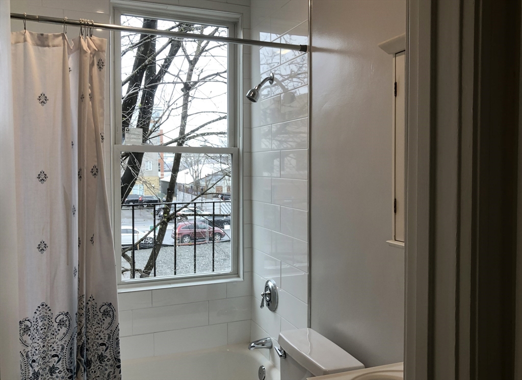 122 London Street # 3