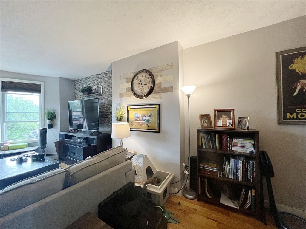 122 London Street # 3