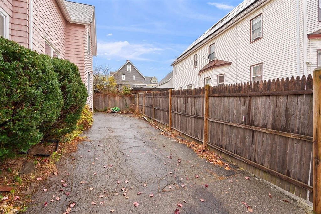 30 Waverly Avenue
