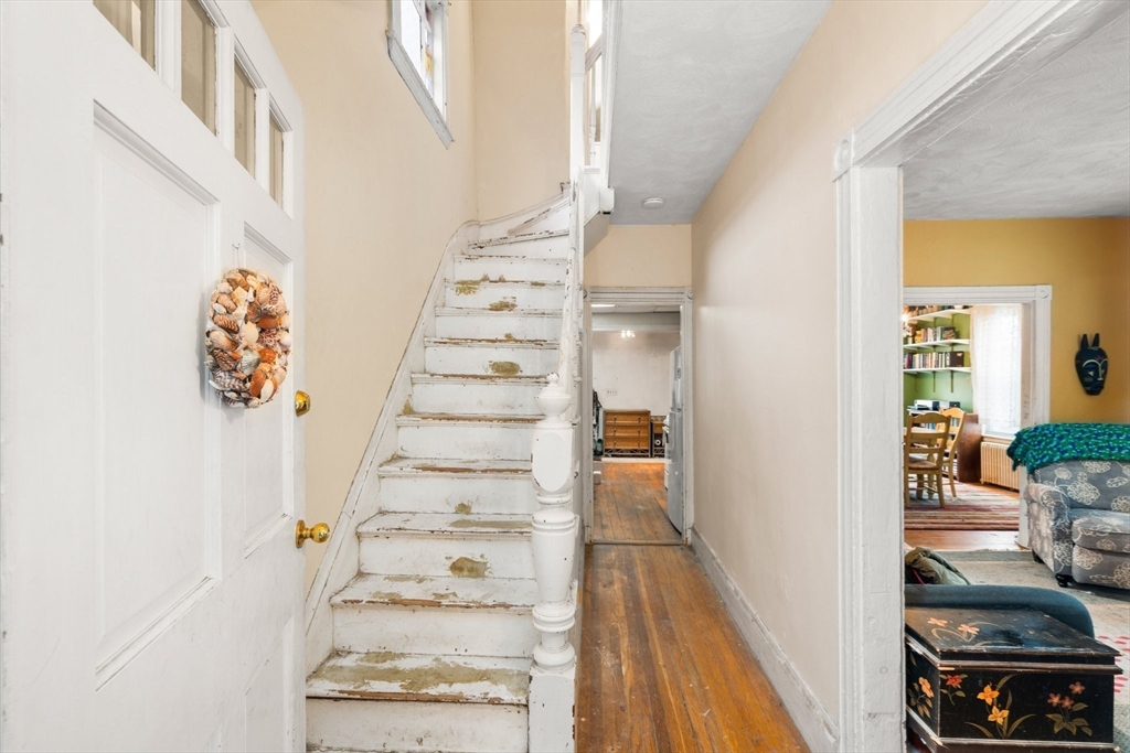 30 Waverly Avenue