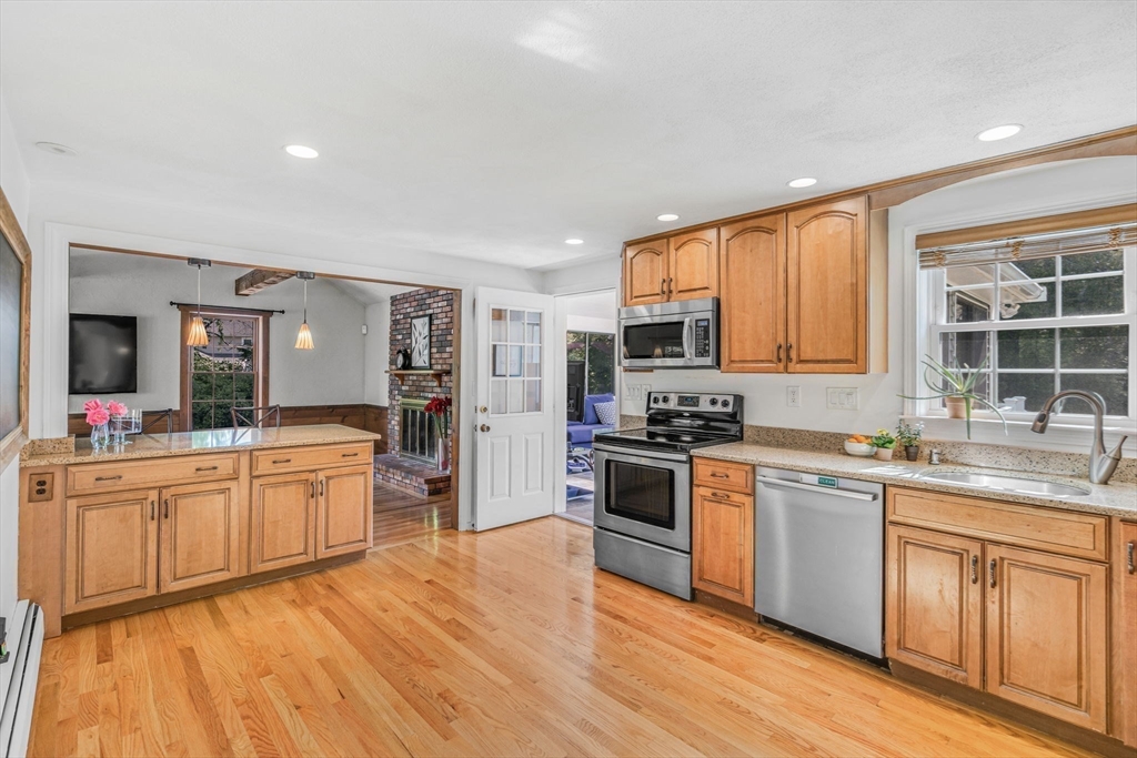 89 Robert Rd