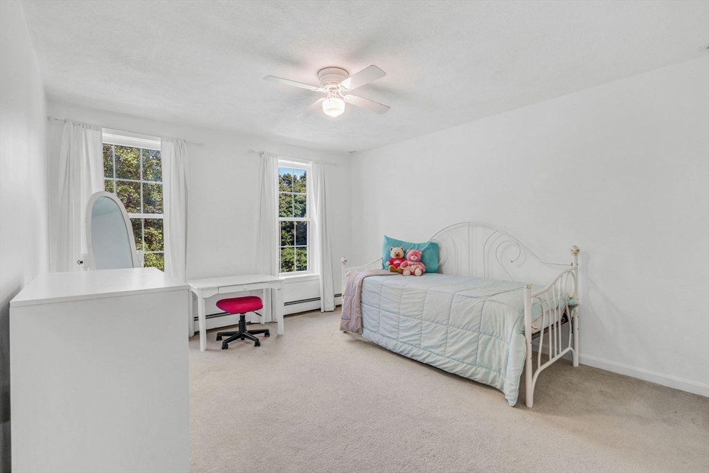 89 Robert Rd
