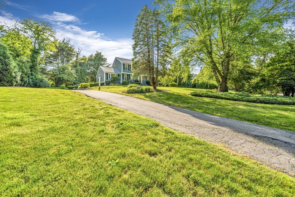 89 Robert Rd