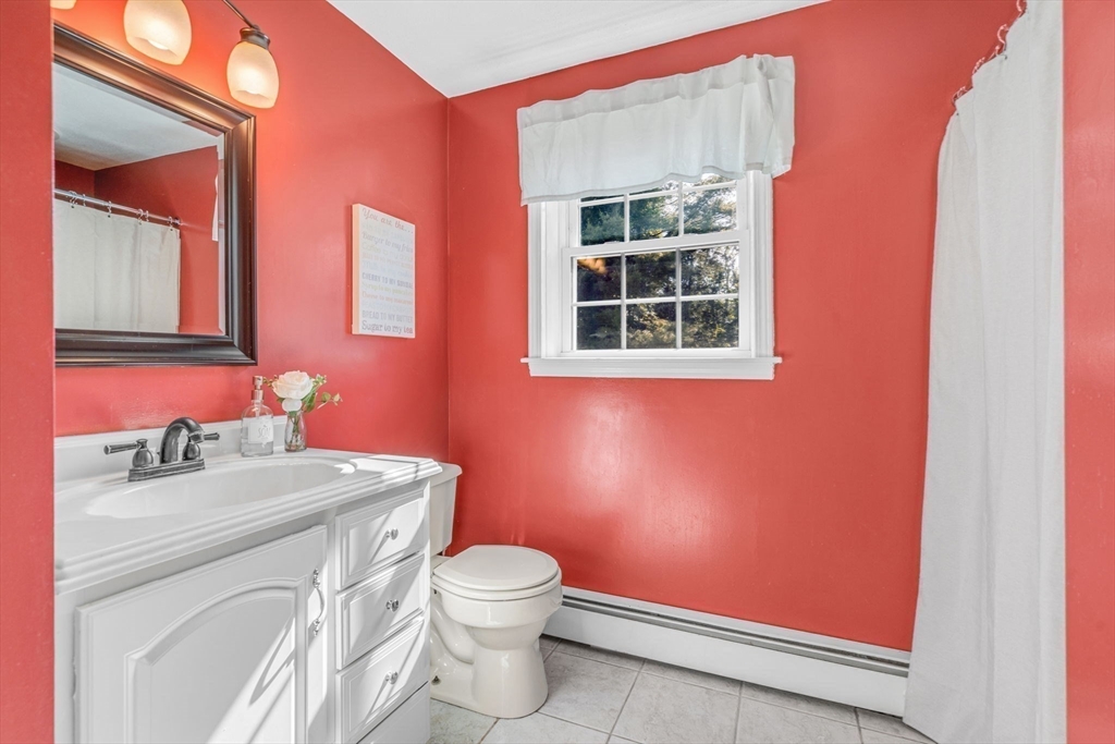 89 Robert Rd