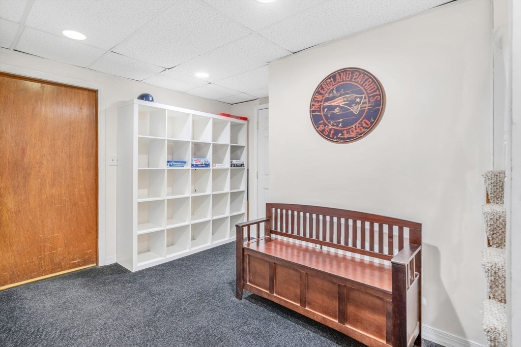 89 Robert Rd