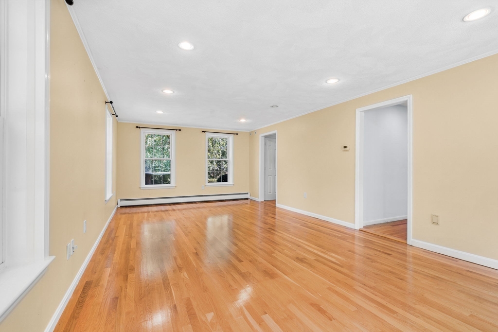 89 Robert Rd