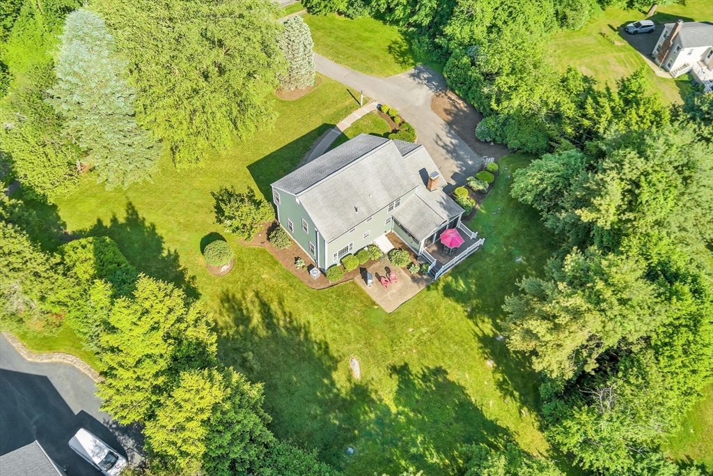89 Robert Rd