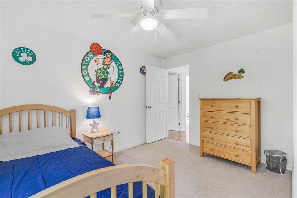 89 Robert Rd
