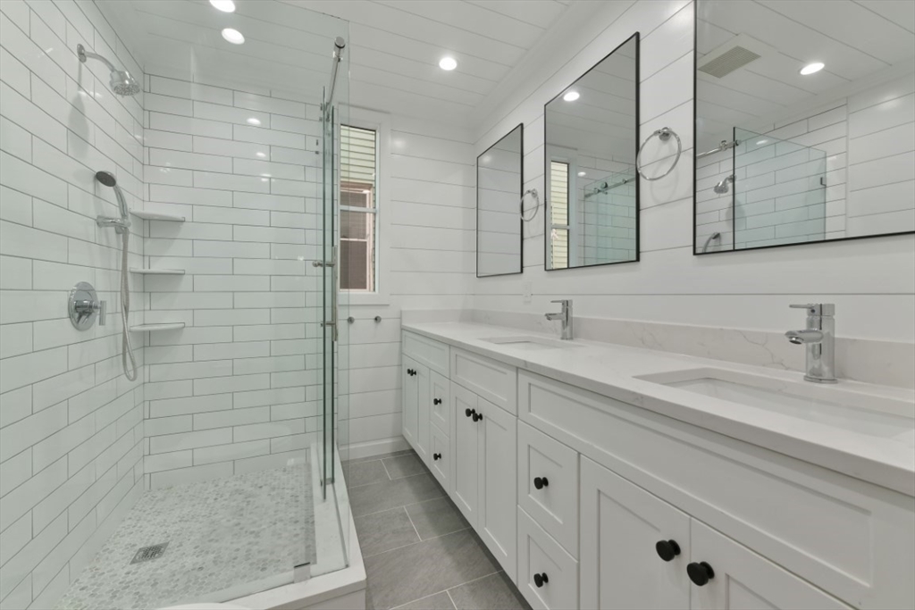 34-36 Boston St Unit: 1