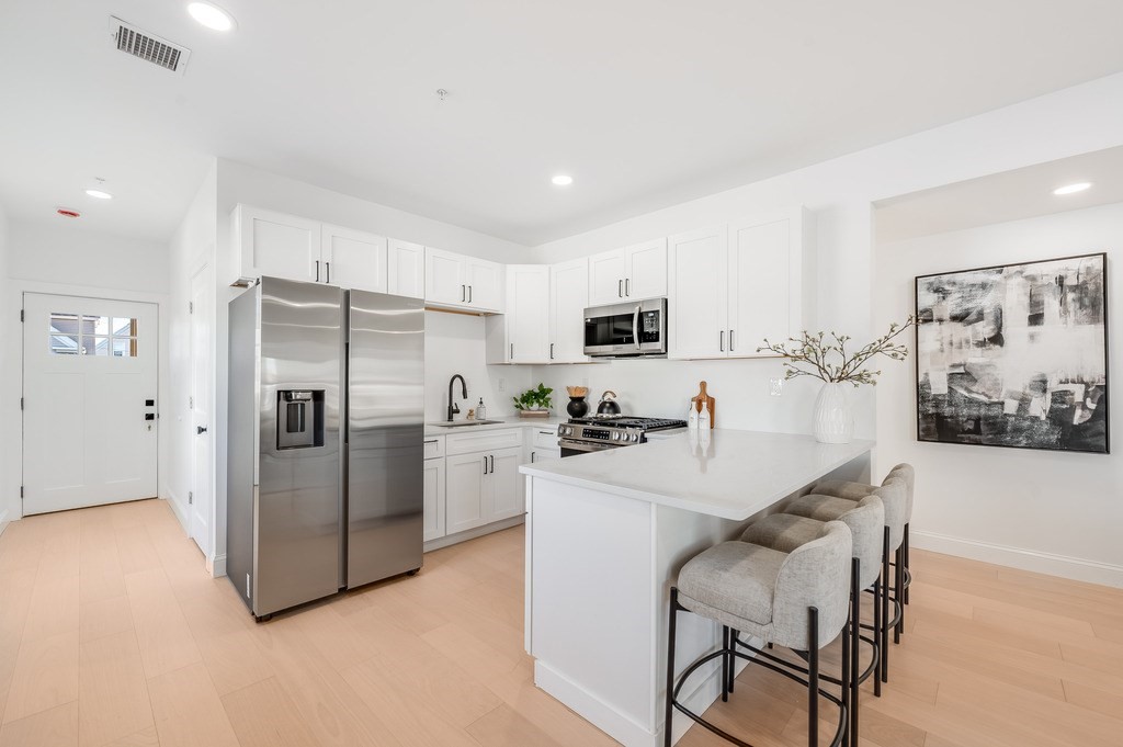 121 Florence Street # 2