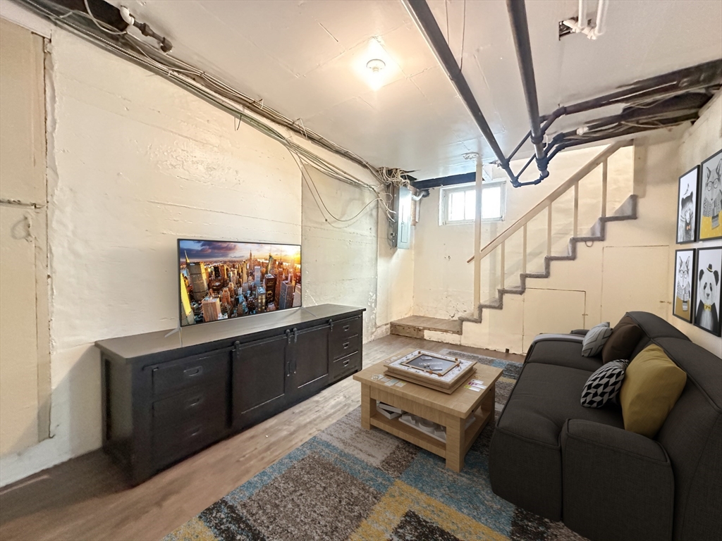 195 Sea St