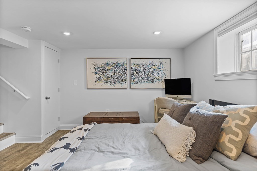 231 Spring St # 1