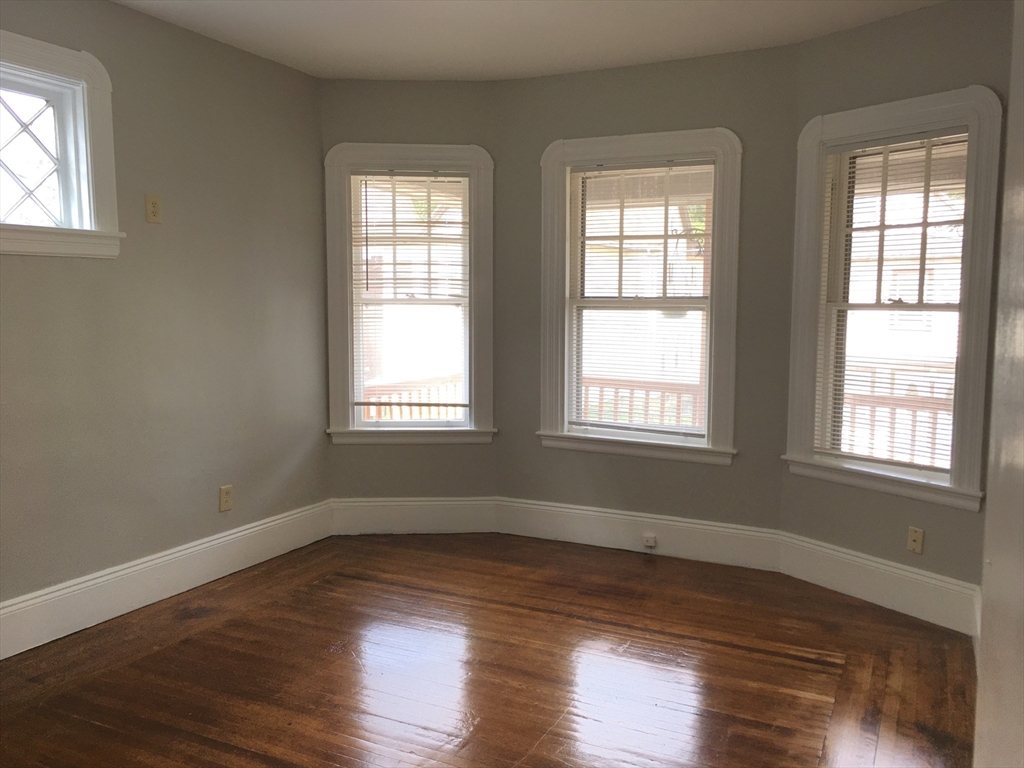 29 Essex St # 2
