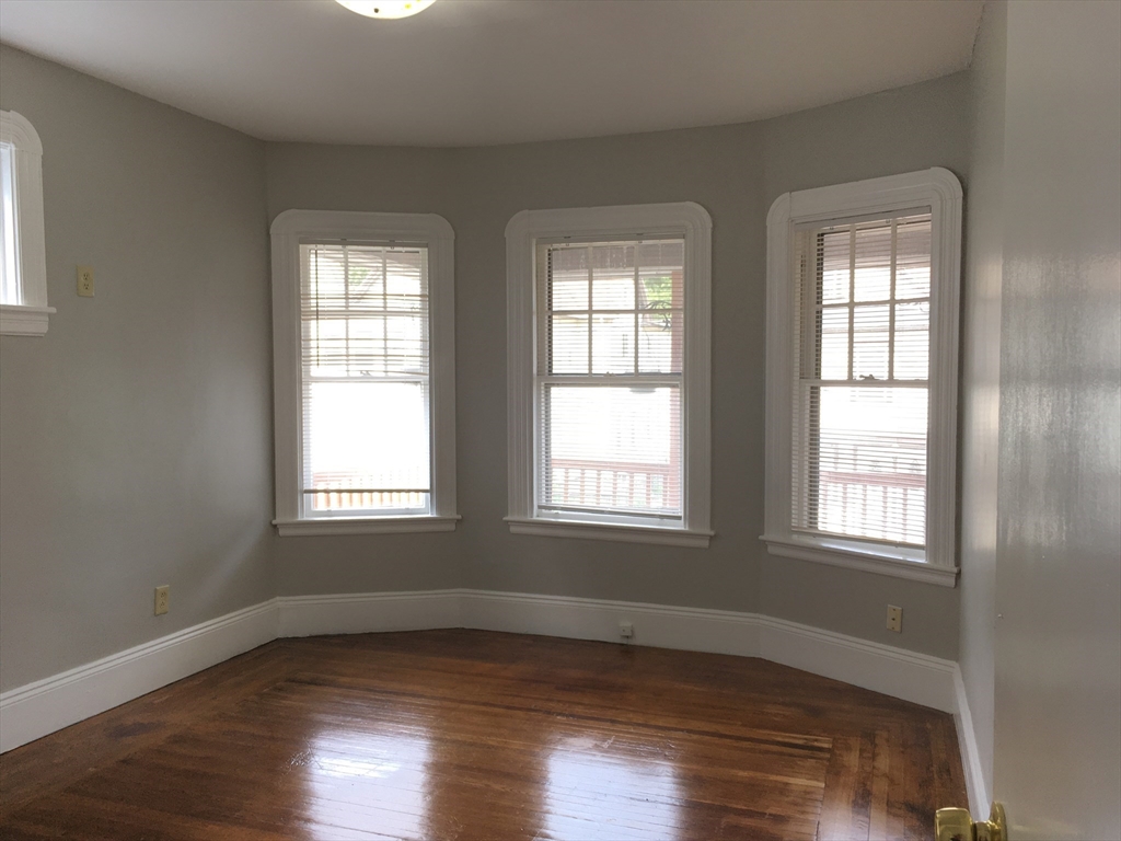 29 Essex St # 2