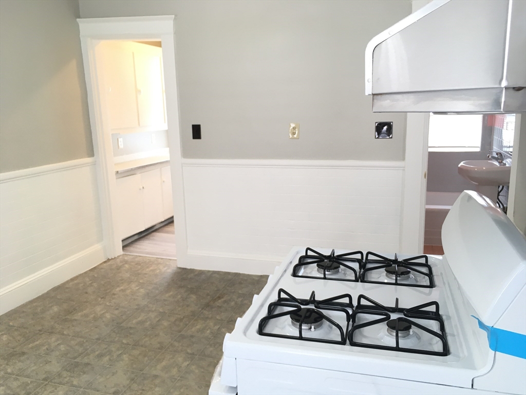 29 Essex St # 2