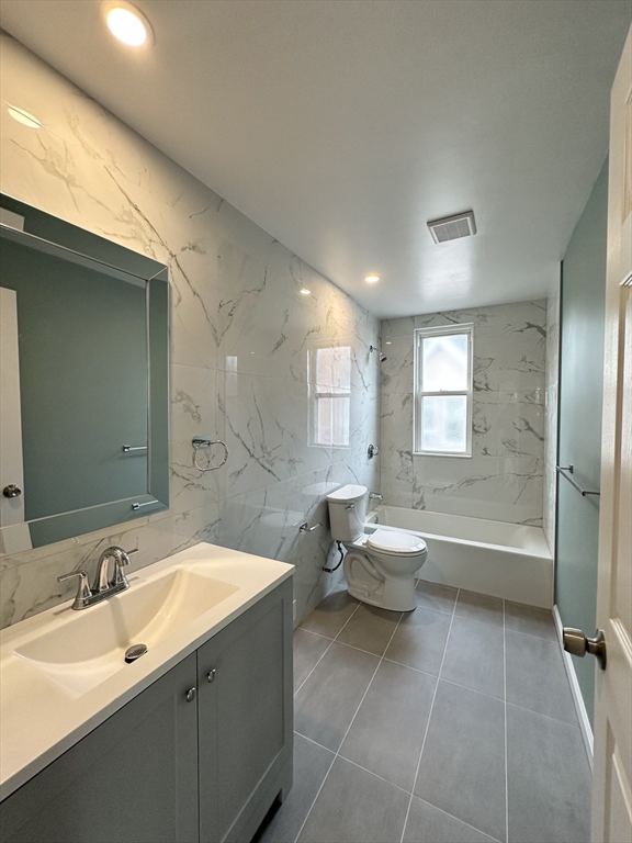 152 Beach St # 2