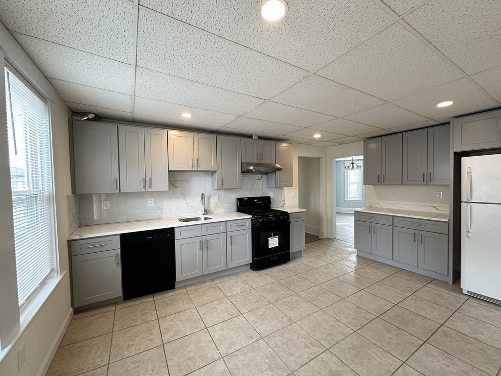 152 Beach St # 2