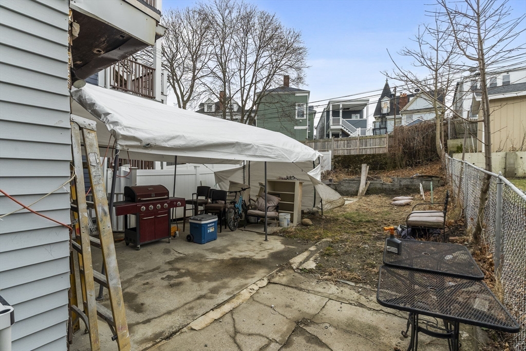 225 E Eagle St