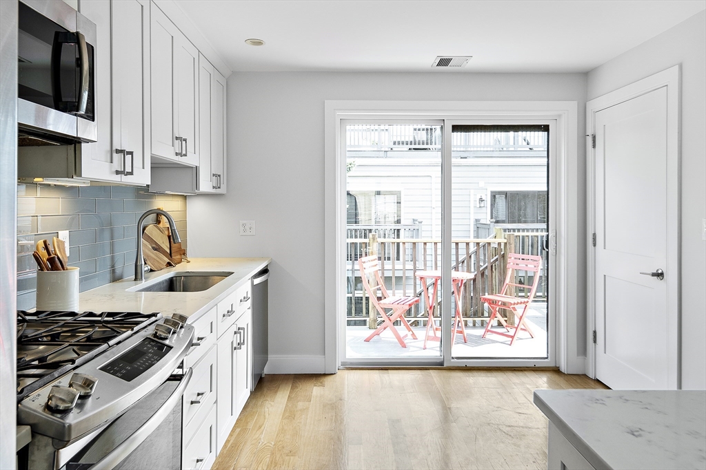 37 Lamson St # 3, Boston Unit: 3