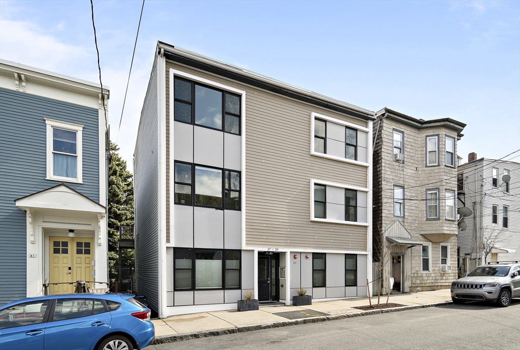 37 Lamson St # 3, Boston Unit: 3