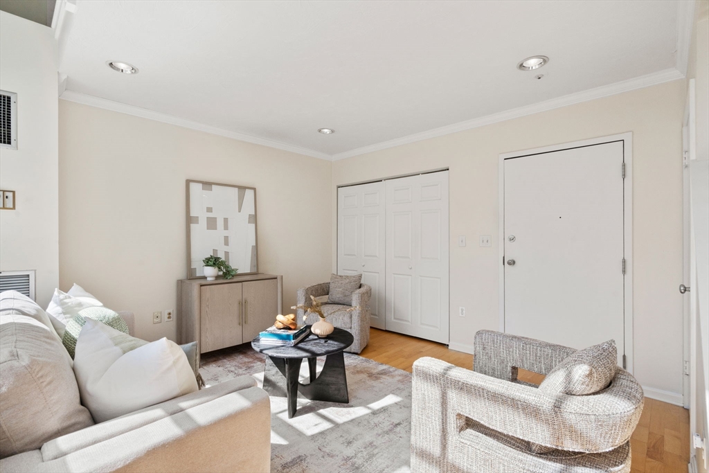 106 Thirteenth St # 304 Unit: U: 304