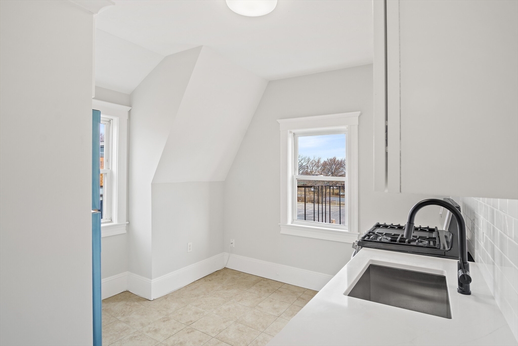 402 Neponset # 3L