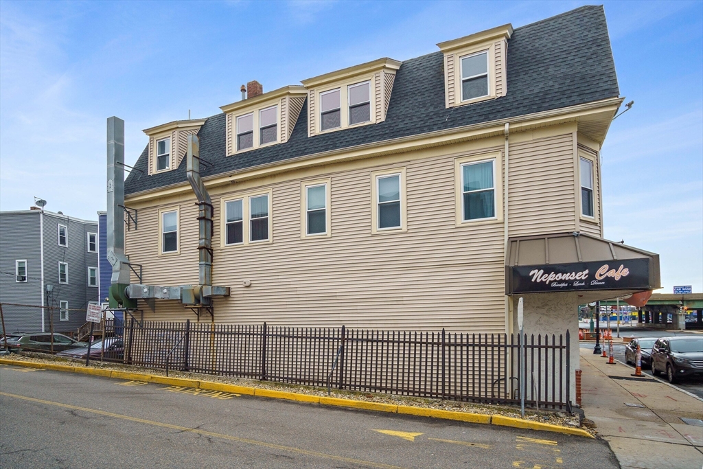 402 Neponset # 3L