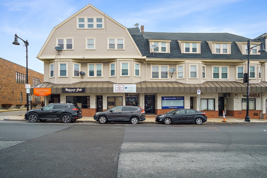 402 Neponset # 3L