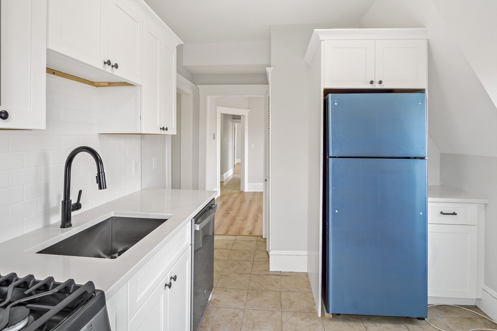 402 Neponset # 3L