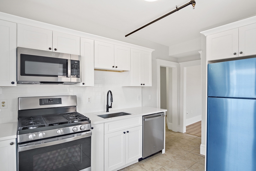 402 Neponset # 3L