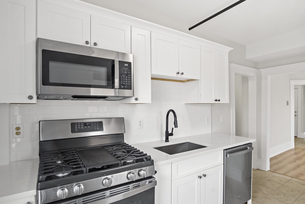 402 Neponset # 3L