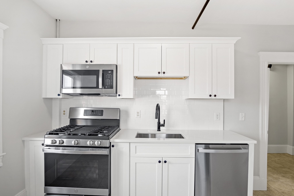 402 Neponset # 3L
