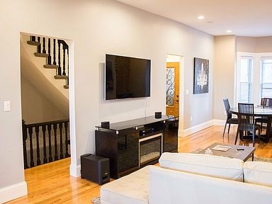 43 Old Harbor St Unit: SF