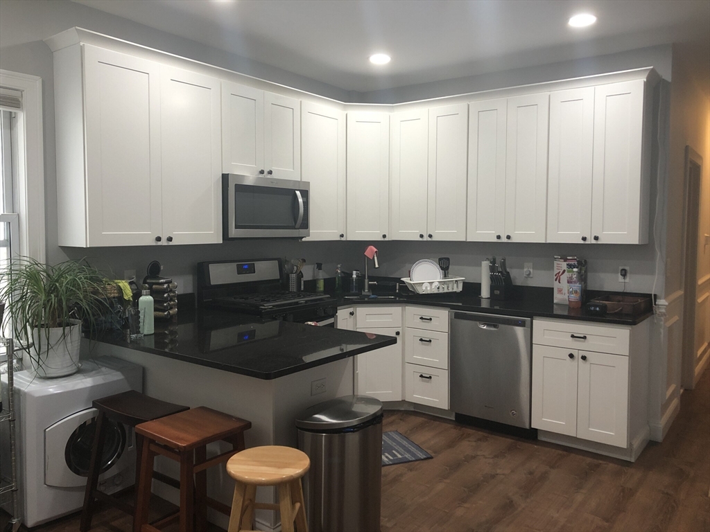 38 Crescent Ave # 1