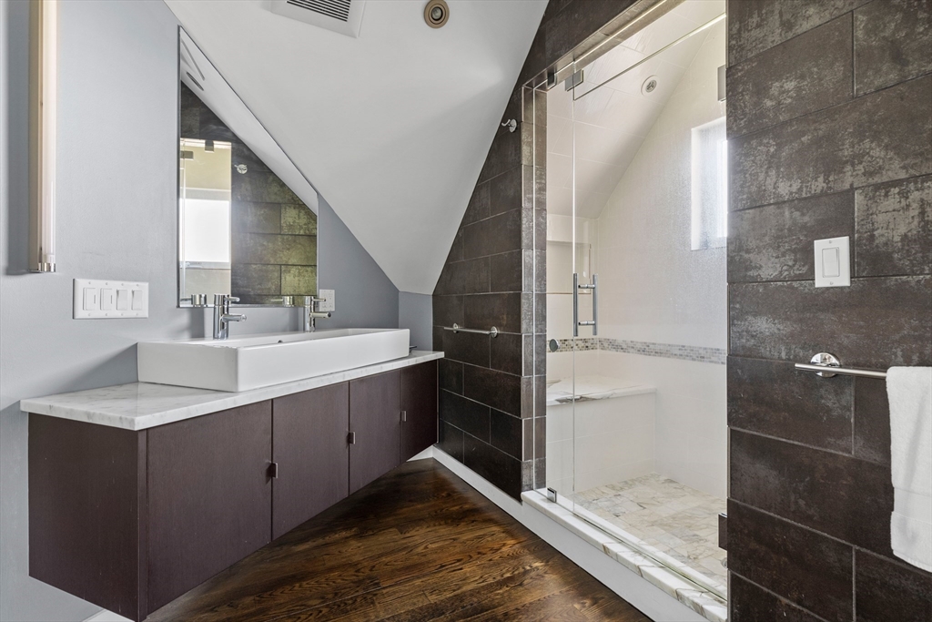 62 Grampian Way Unit: Furnished