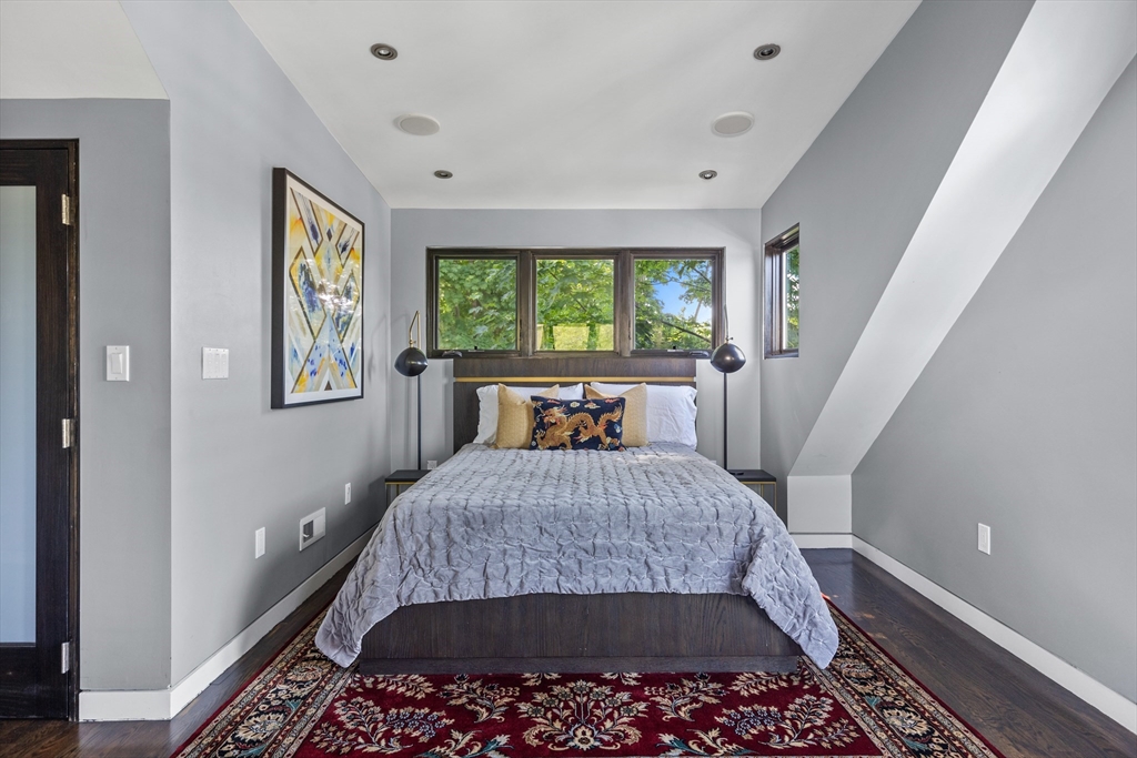 62 Grampian Way Unit: Furnished