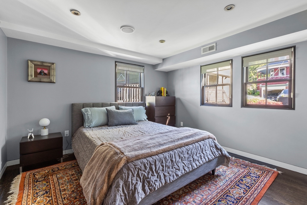 62 Grampian Way Unit: Furnished