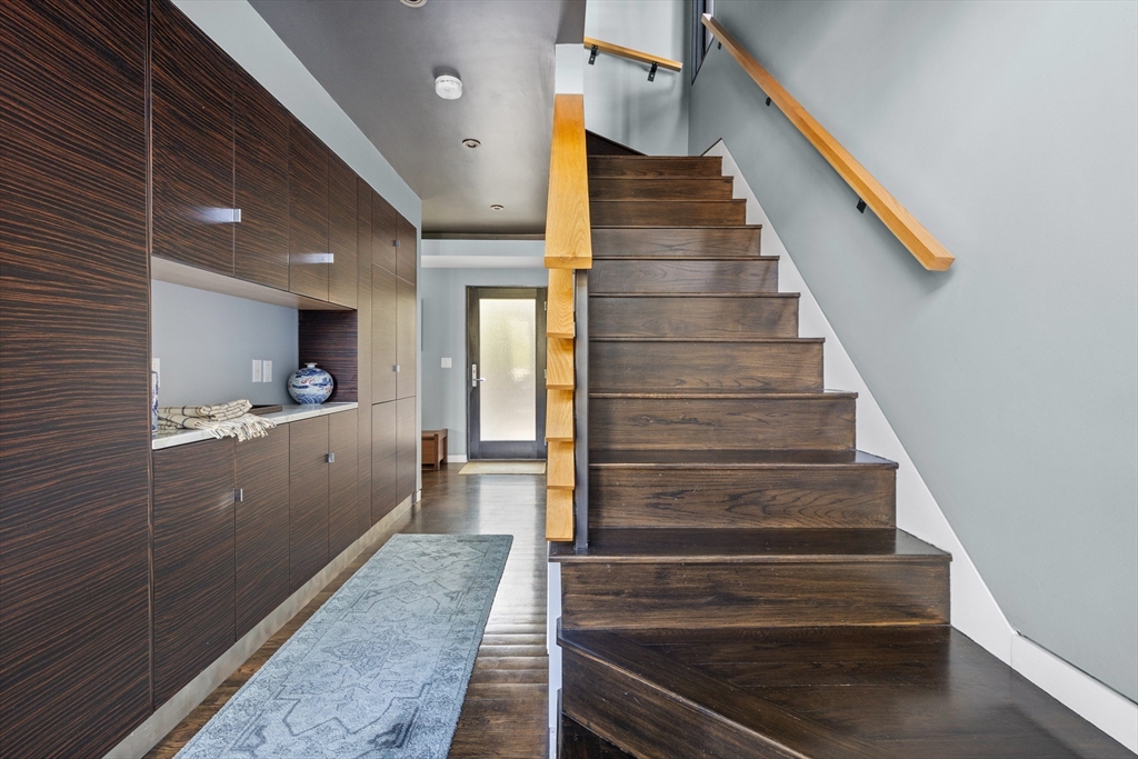 62 Grampian Way Unit: Furnished