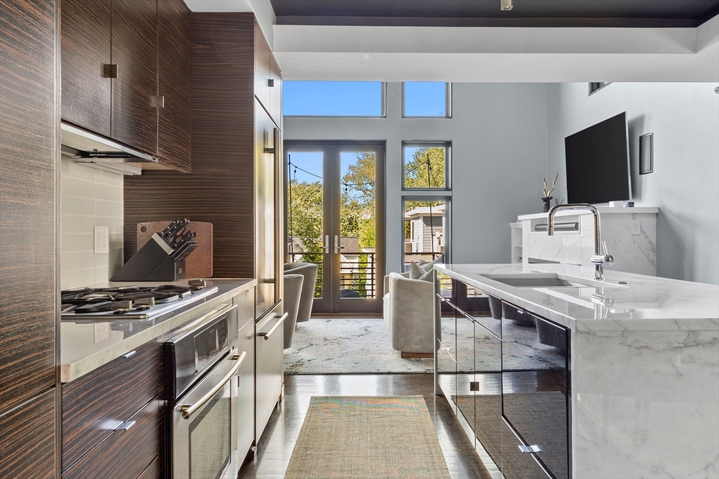 62 Grampian Way Unit: Furnished