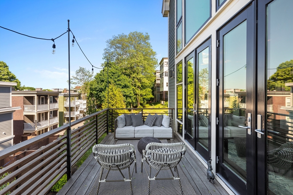 62 Grampian Way Unit: Furnished