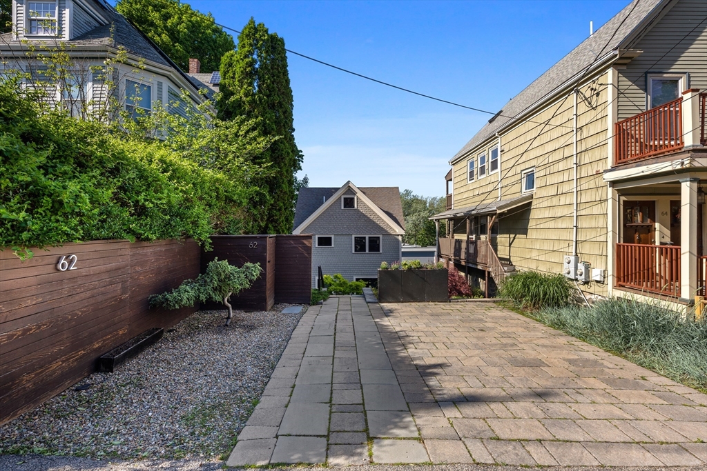 62 Grampian Way Unit: Furnished